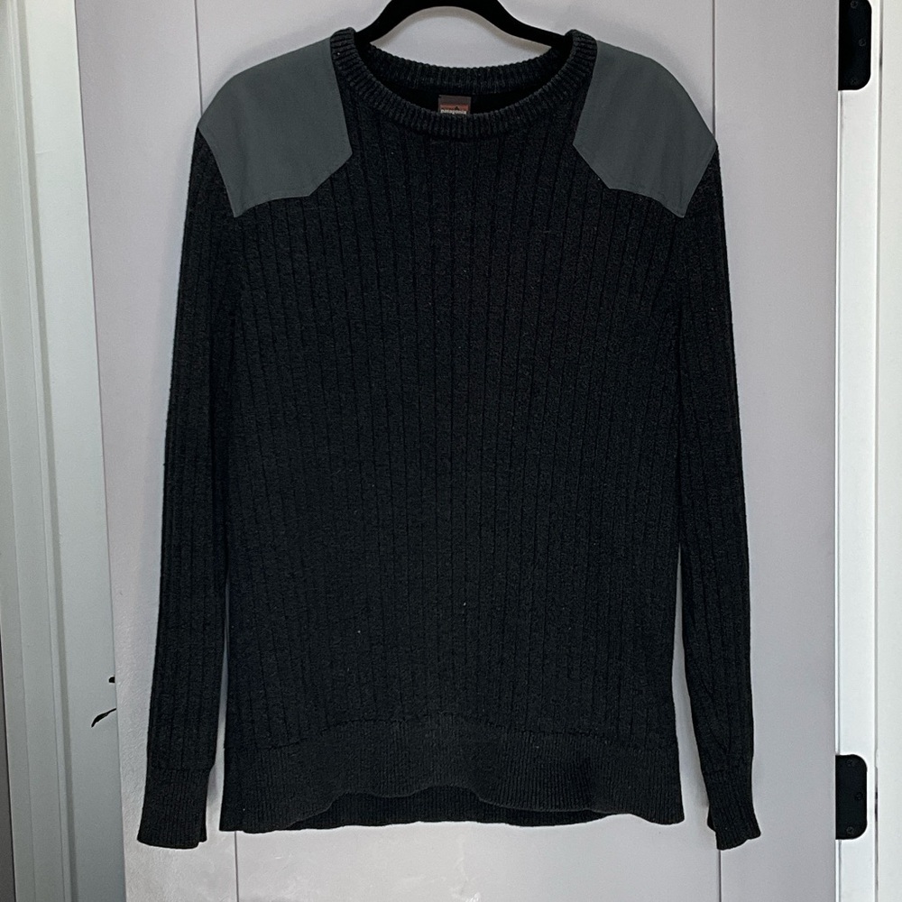 Patagonia Men's Dark Gray Crewneck Sweater